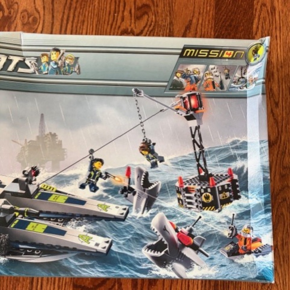 Lego Mission 4: Speedboat Rescue 8633 Agents Minifigure Building Set Box Damage - Picture 3 of 10